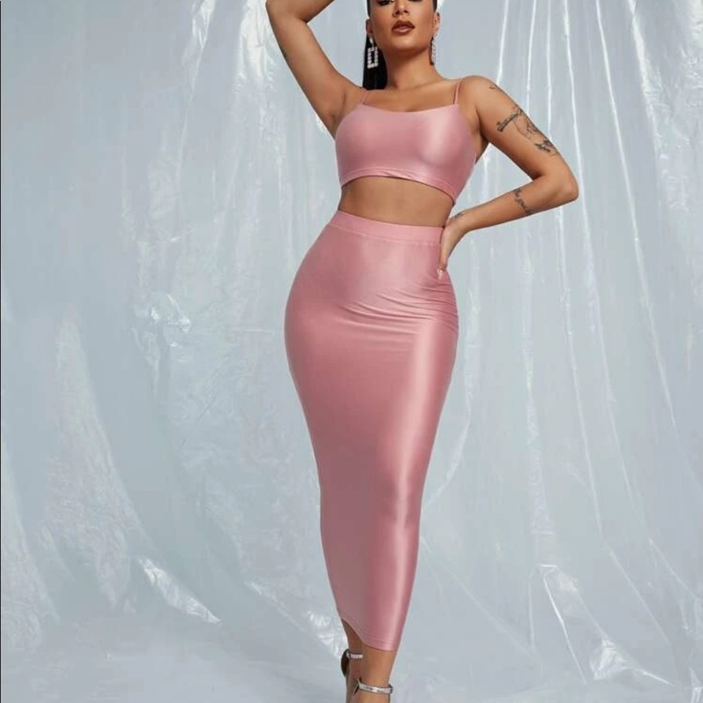 pink midi skirt & crop top set - Picture 3 of 5